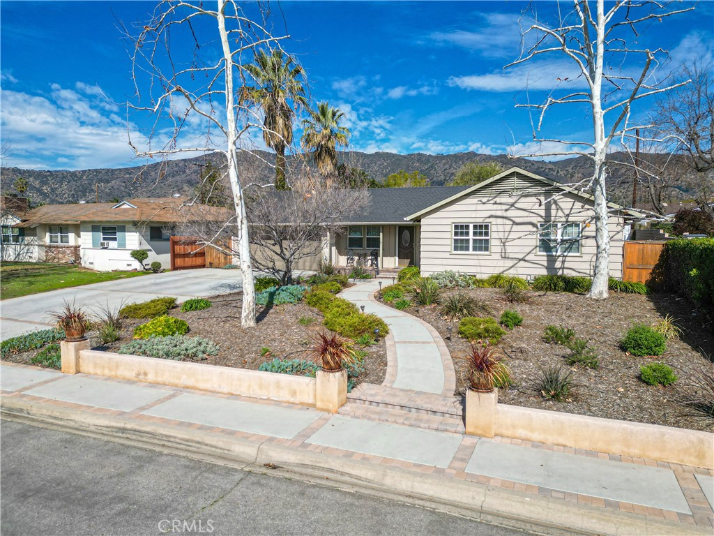 735 E Mountain View Avenue | Similar Property Thumbnail