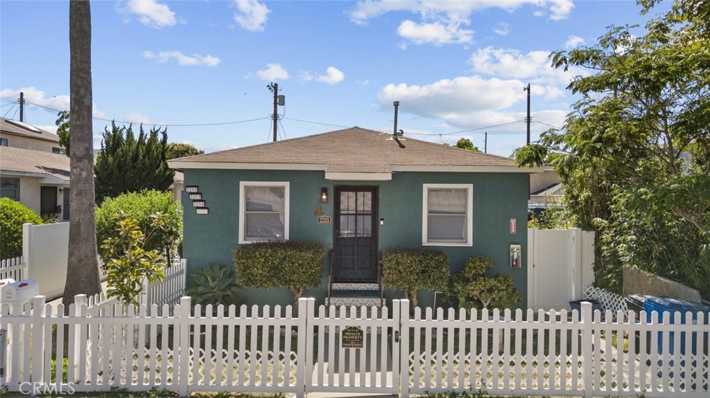 2215 S Mesa Street, San Pedro, CA 90731