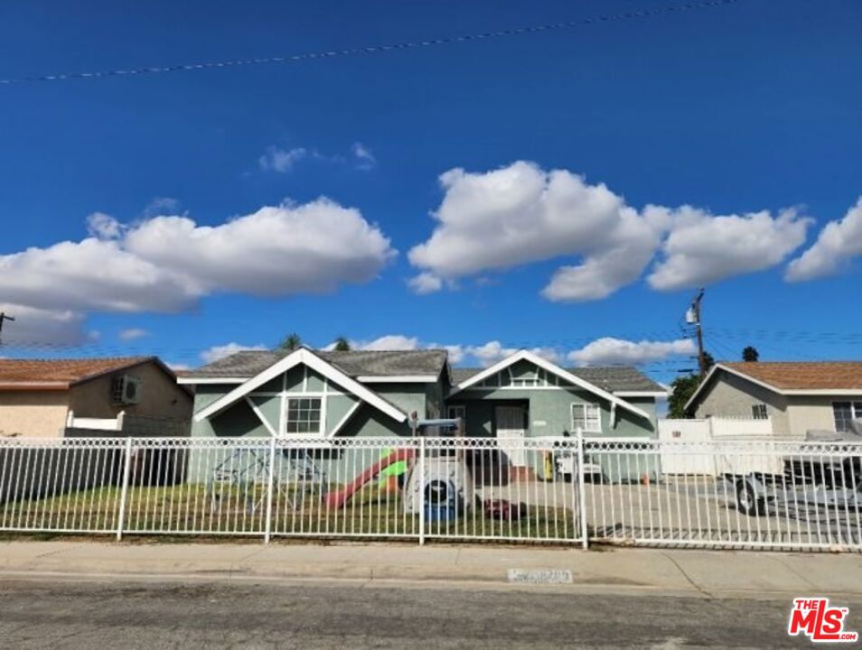 2709 W Billings Street | Similar Property Thumbnail