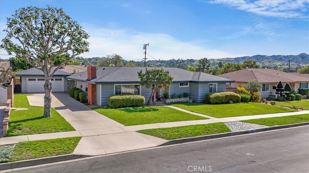 3612 N Calmgrove Avenue | Similar Property Thumbnail