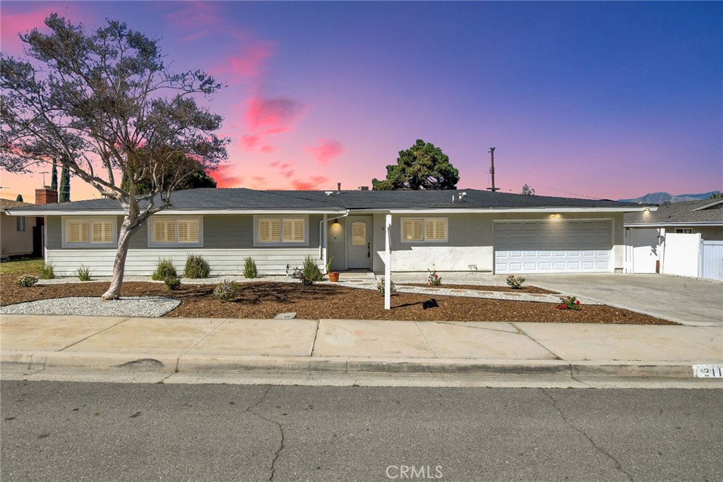 211 Gardenia Avenue | Similar Property Thumbnail