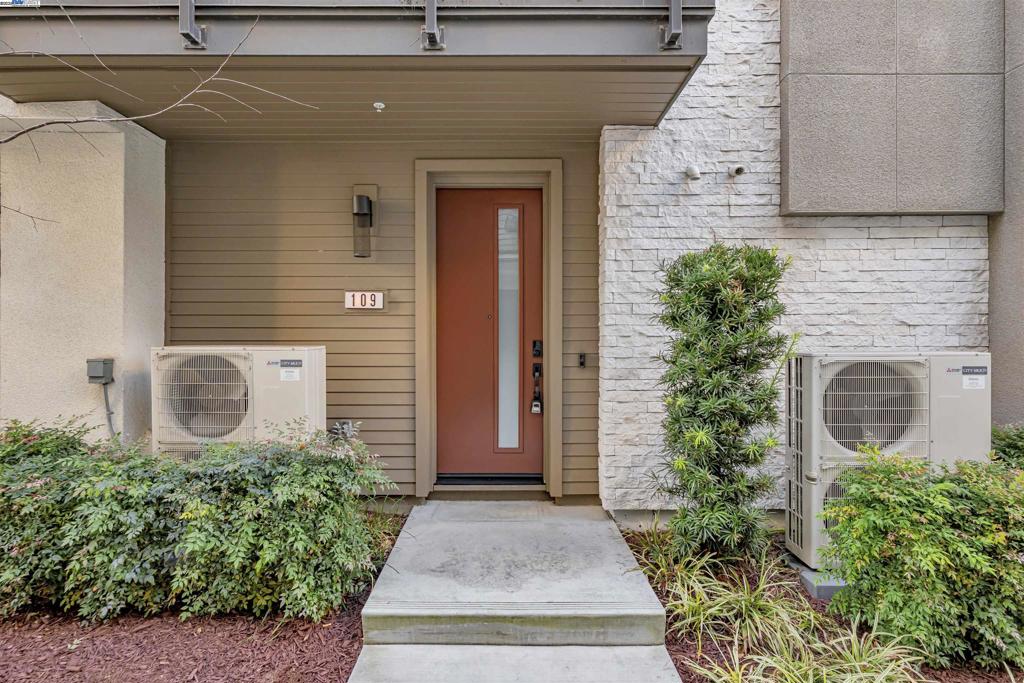 2950 Sanor Pl , #109 | Similar Property Thumbnail 8