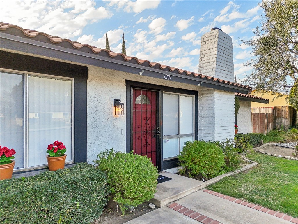 1201 N San Antonio Avenue | Similar Property Thumbnail