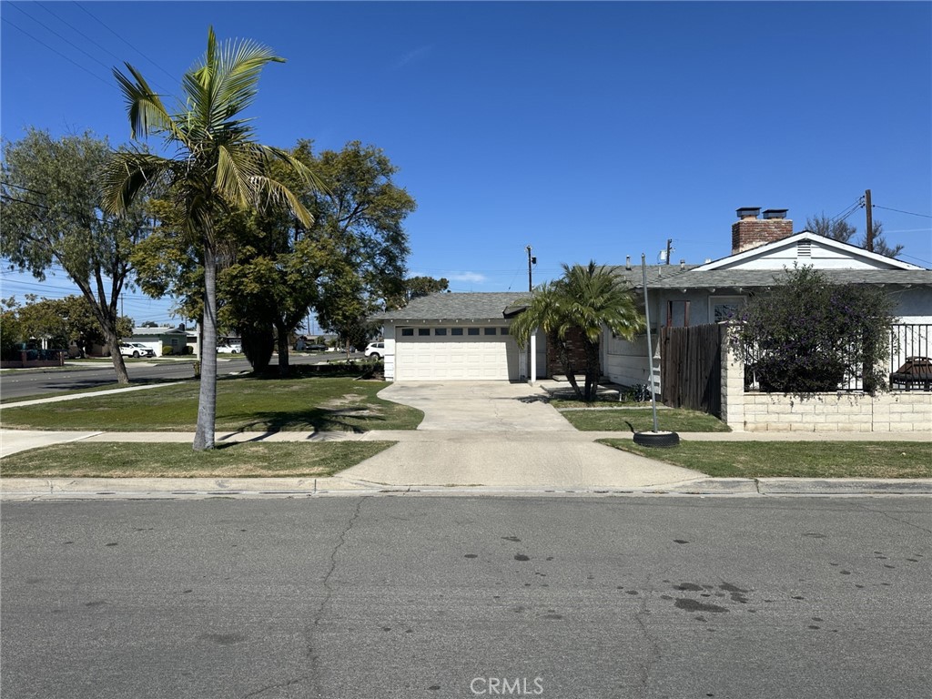 320 N La Reina Street | Similar Property Thumbnail