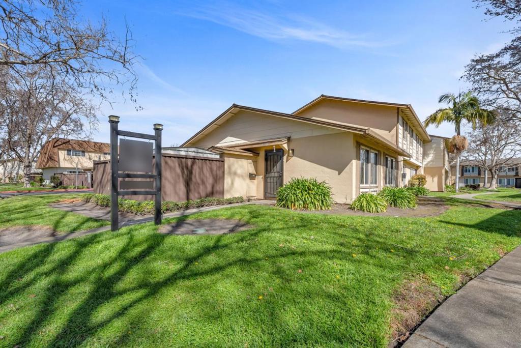 27836 Hummingbird Court | Similar Property Thumbnail 6