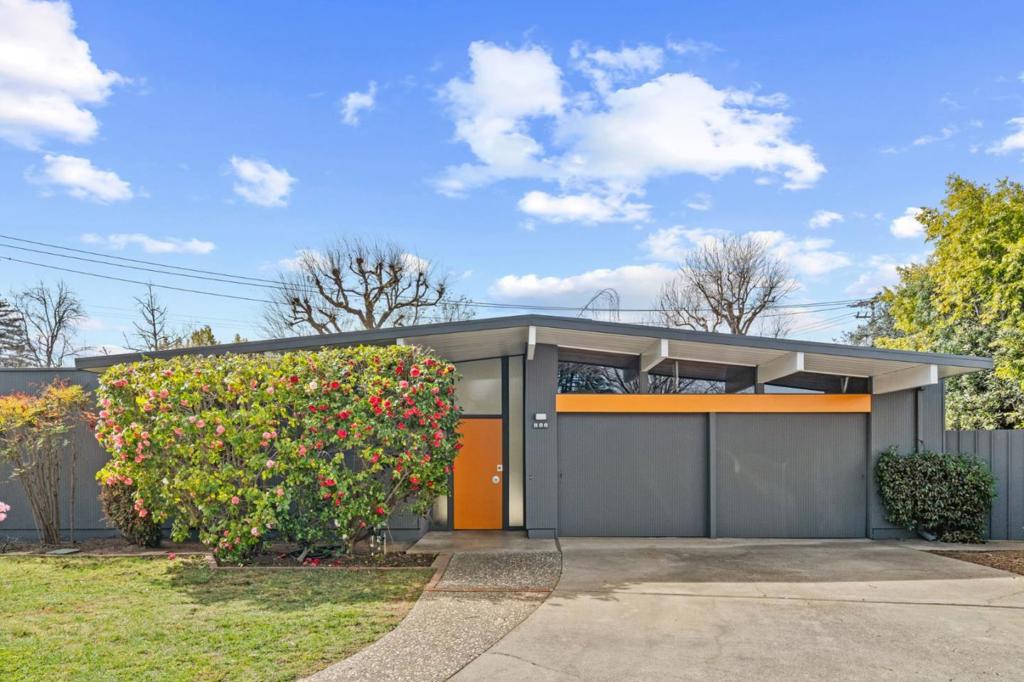 886 Somerset Drive | Similar Property Thumbnail