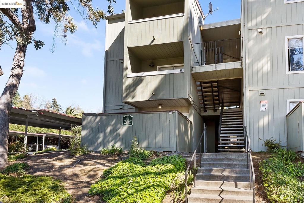 1333 N Camino Alto , #117 | Similar Property Thumbnail 4