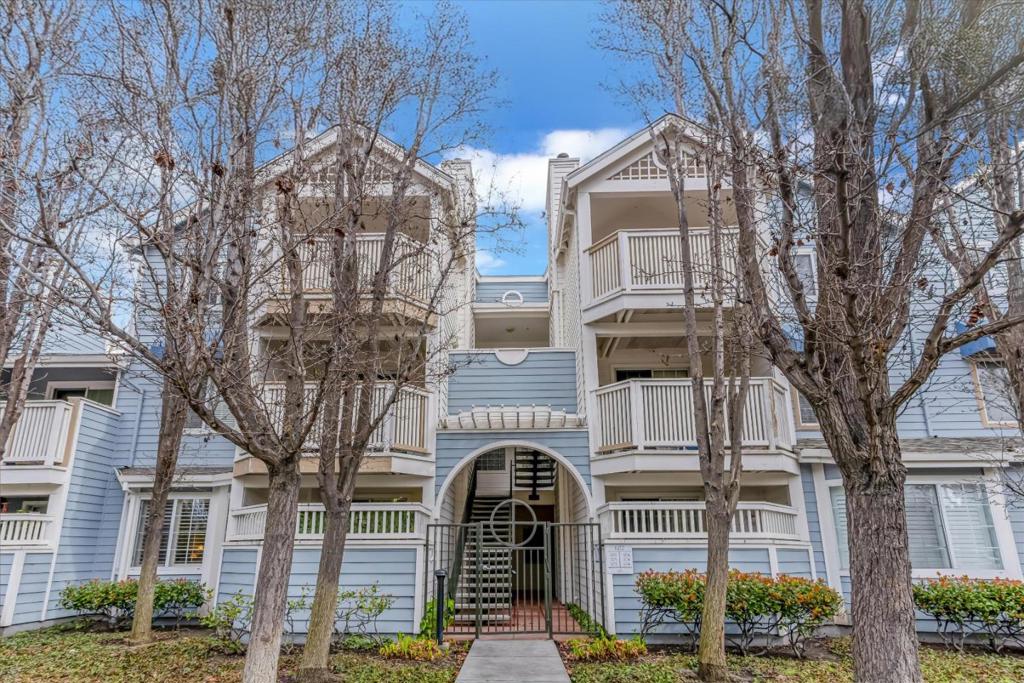 602 Arcadia Terrace, #105 | Similar Property Thumbnail