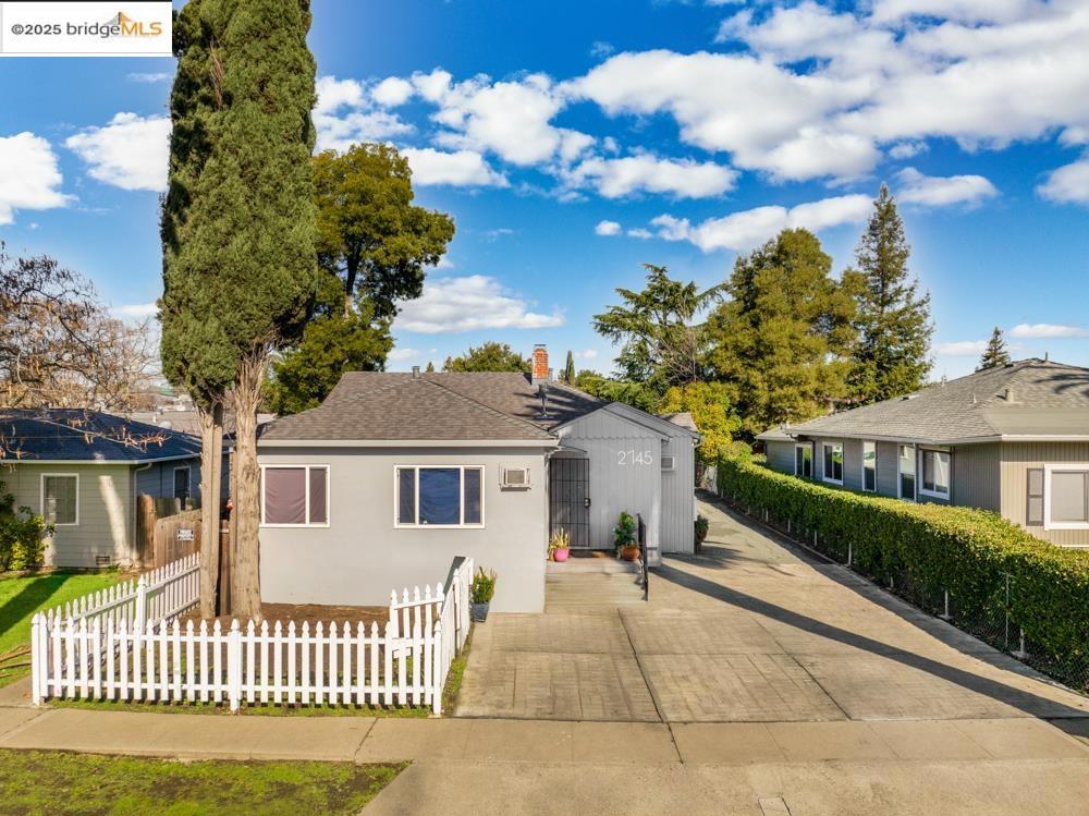 2745 Concord Blvd | Similar Property Thumbnail