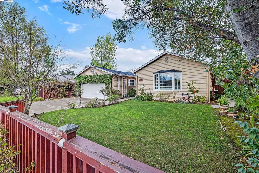 218 Jo Dr | Similar Property Thumbnail