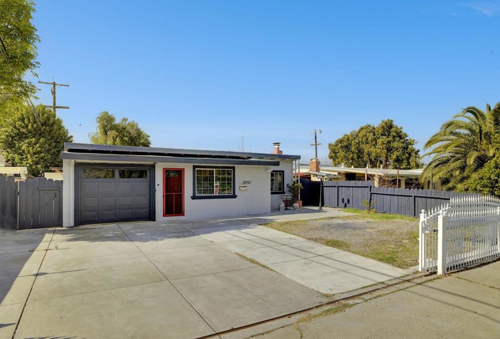 10121 Torrance Avenue | Similar Property Thumbnail