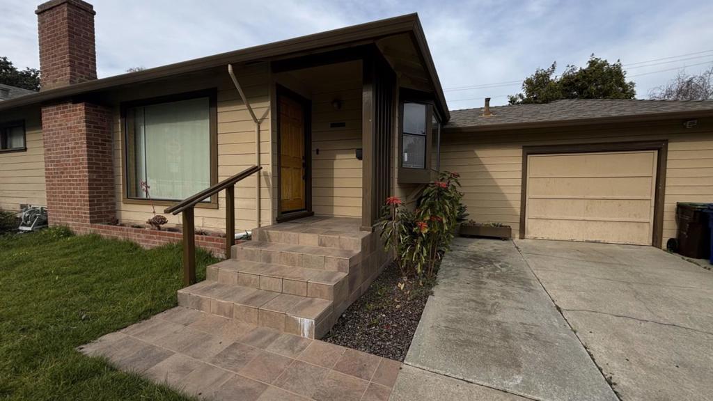 1241 Escalona Drive | Similar Property Thumbnail 6