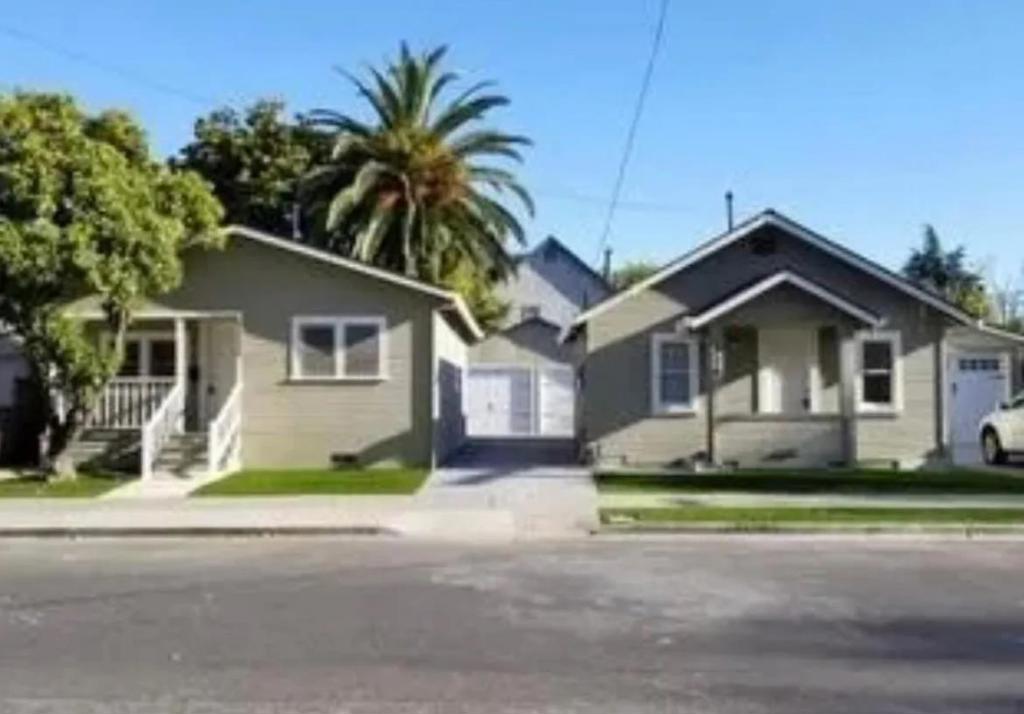 Fremont Street | Similar Property Thumbnail