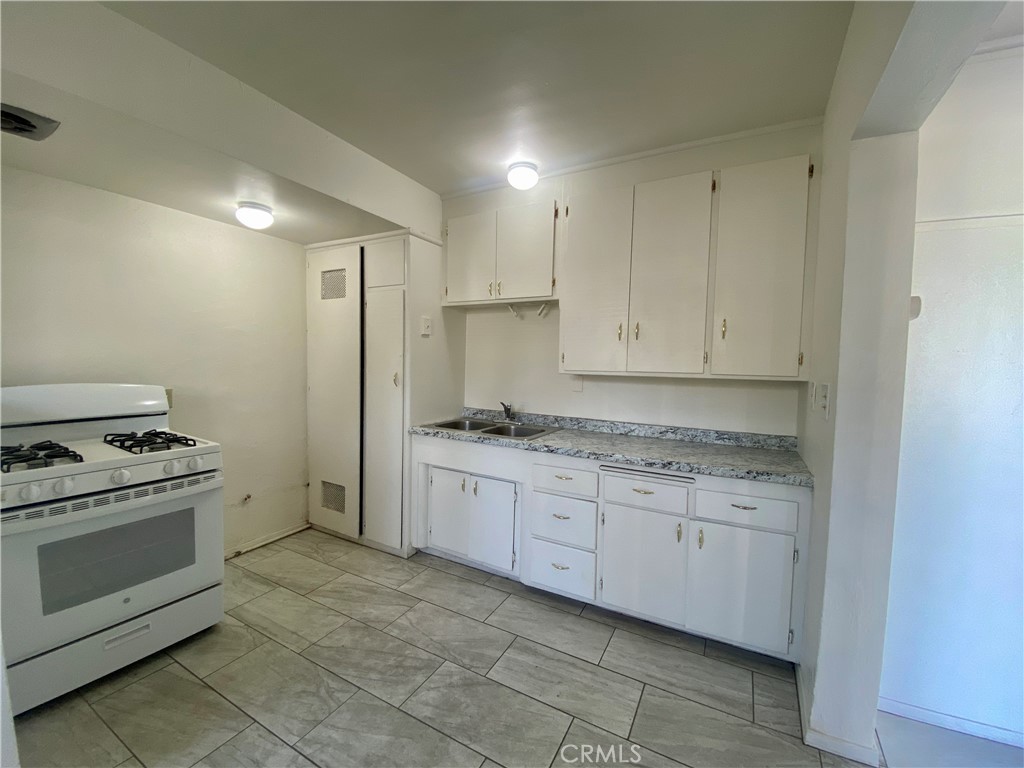 1901 Loma Vista Avenue, #7 | Similar Property Thumbnail