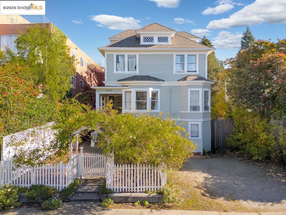 2535 Hillegass Ave | Similar Property Thumbnail