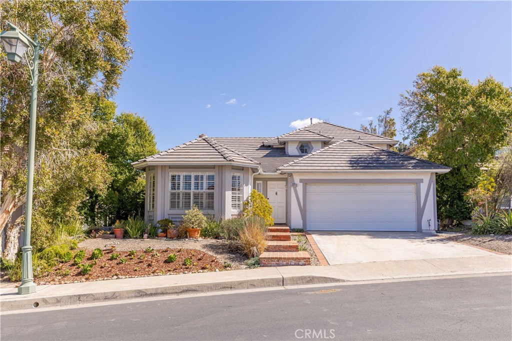 6315 E Rocking Horse Way | Similar Property Thumbnail