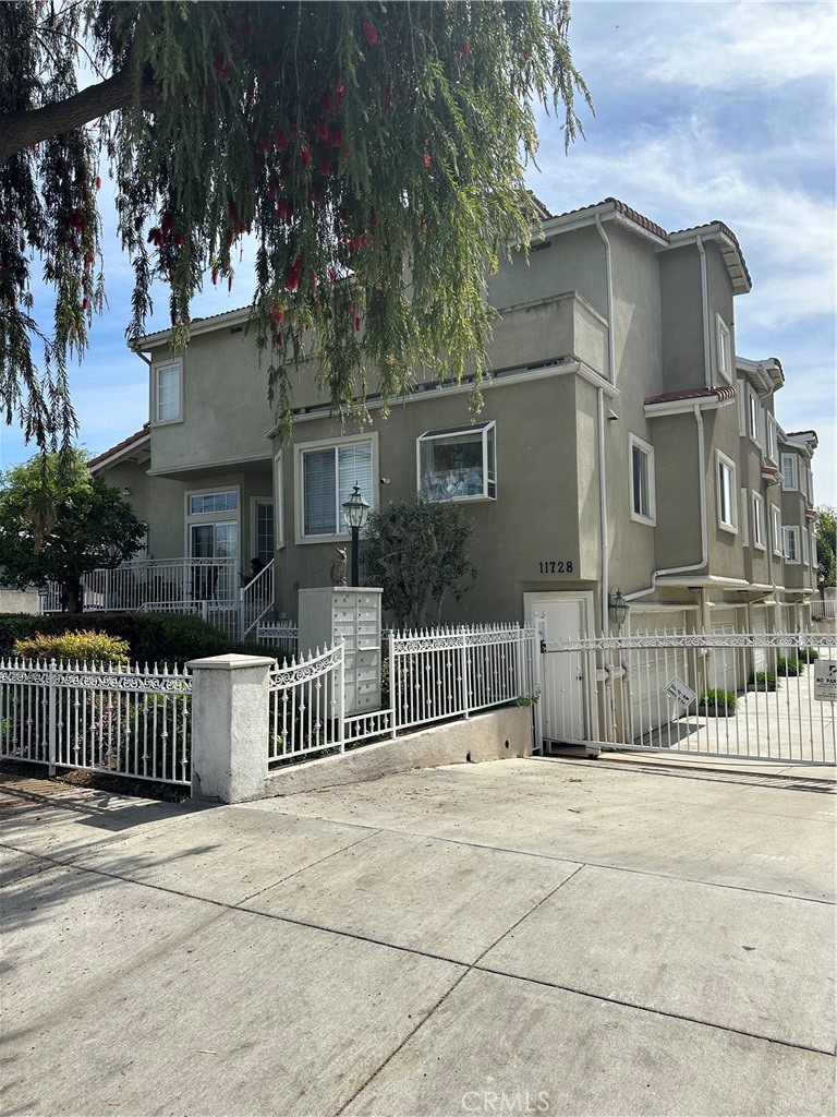 11728 205Th Street, #2 | Similar Property Thumbnail