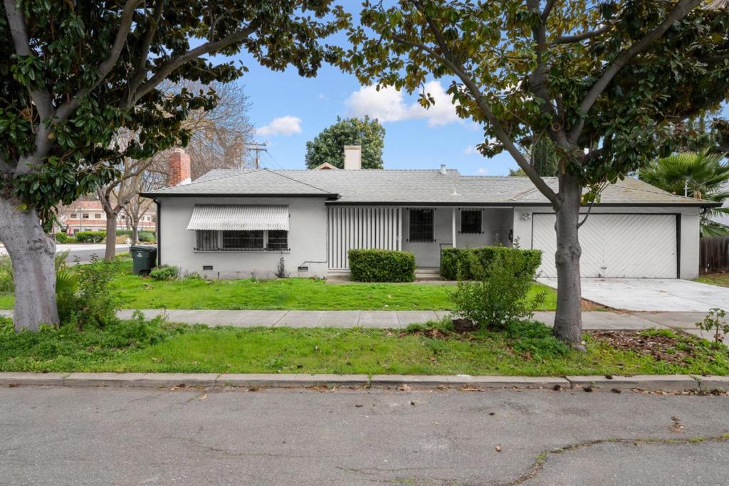 207 Palo Alto Avenue | Similar Property Thumbnail