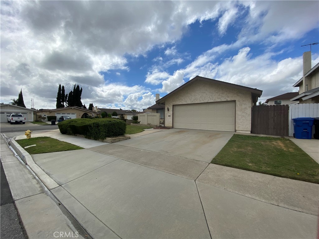 17835 De Oro Circle | Similar Property Thumbnail