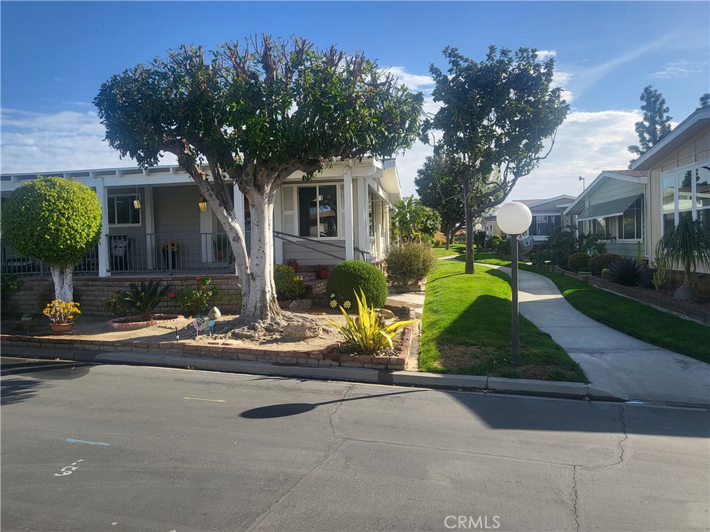 210 Silverlake Drive | Similar Property Thumbnail