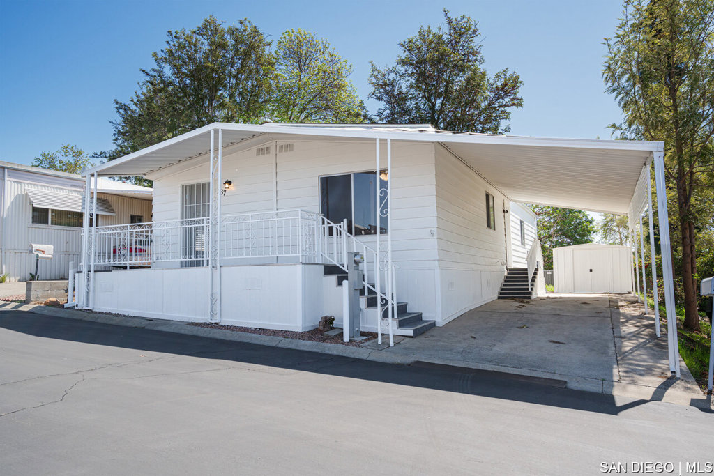 211 N Citrus Ave , #SPC 237 | Similar Property Thumbnail