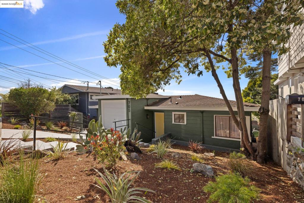 705 Colusa Ave | Similar Property Thumbnail