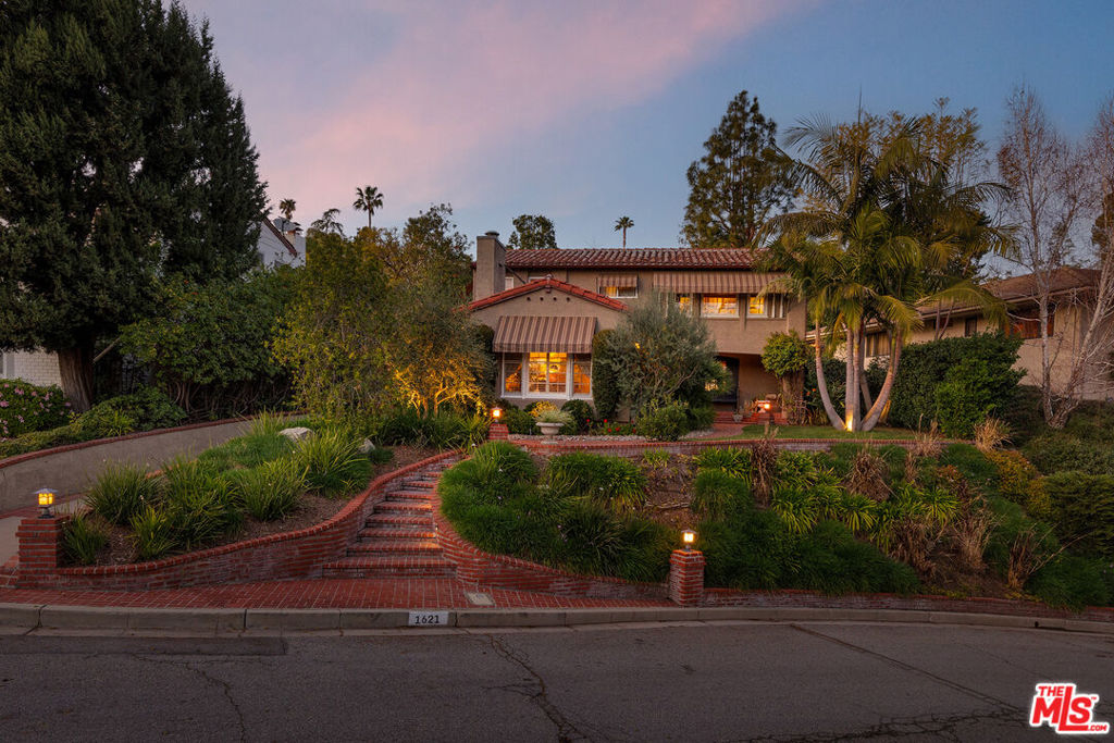 1621 Las Flores Drive | Similar Property Thumbnail