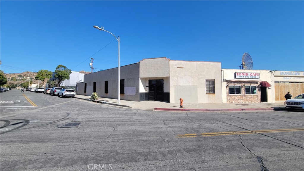 3238 N San Fernando Boulevard | Similar Property Thumbnail