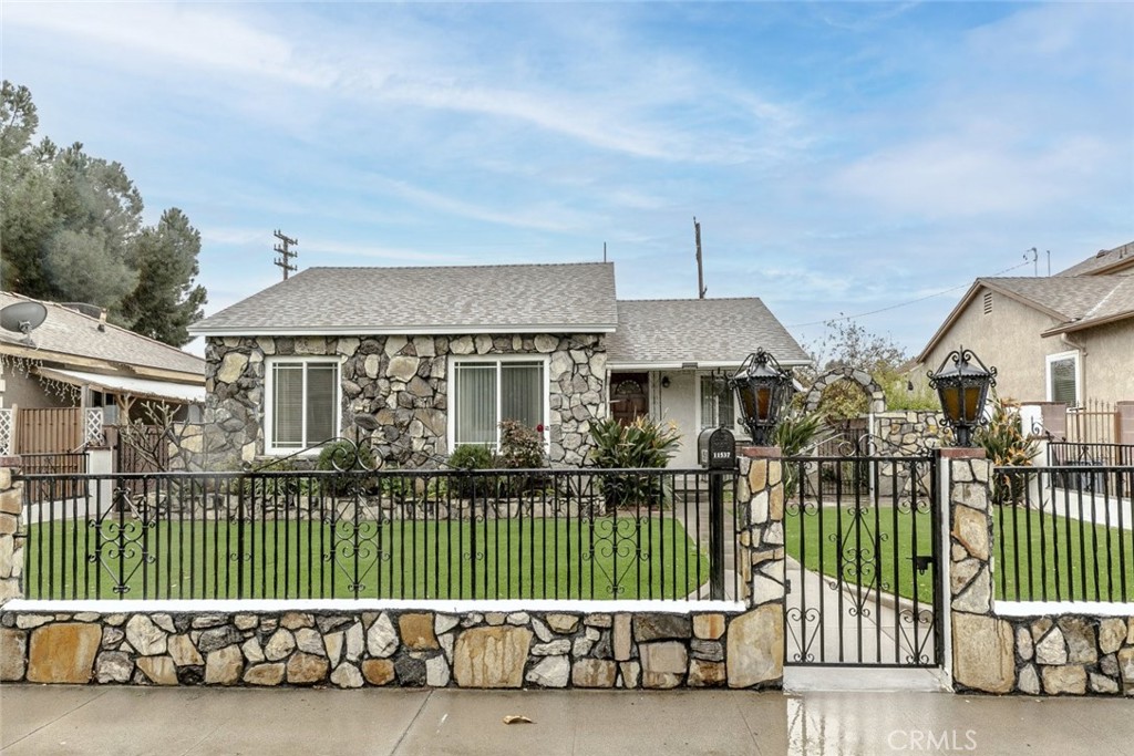 11537 Rincon Avenue, San Fernando, CA 91340