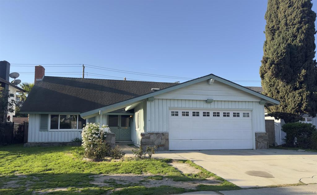 2758 W Stockton | Similar Property Thumbnail