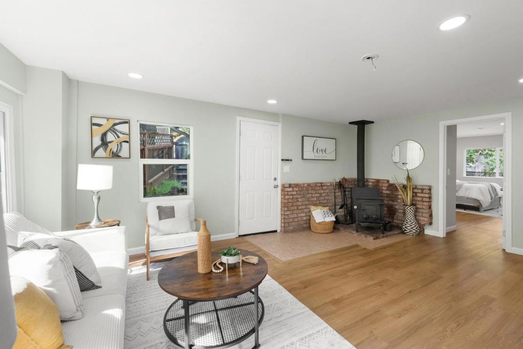 19046 Laurel Drive | Similar Property Thumbnail 1