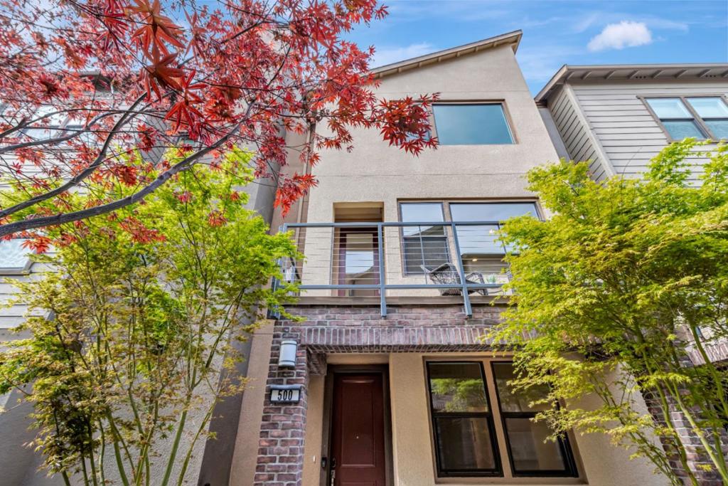 500 Lapin Place | Similar Property Thumbnail