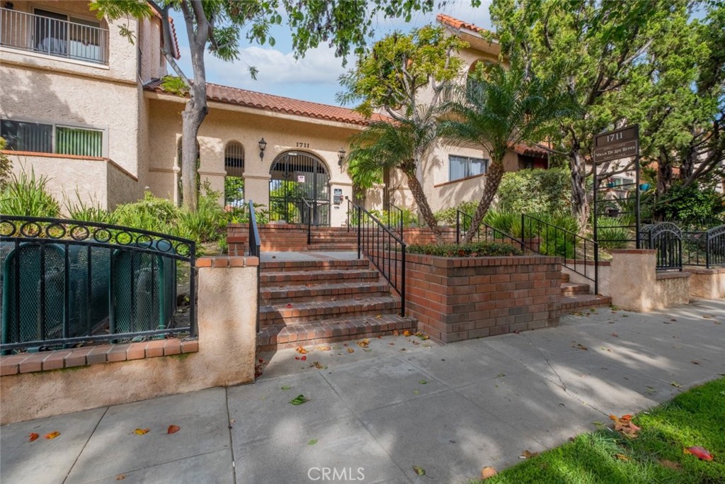1711 Grismer Avenue, #79, Burbank, CA 91504