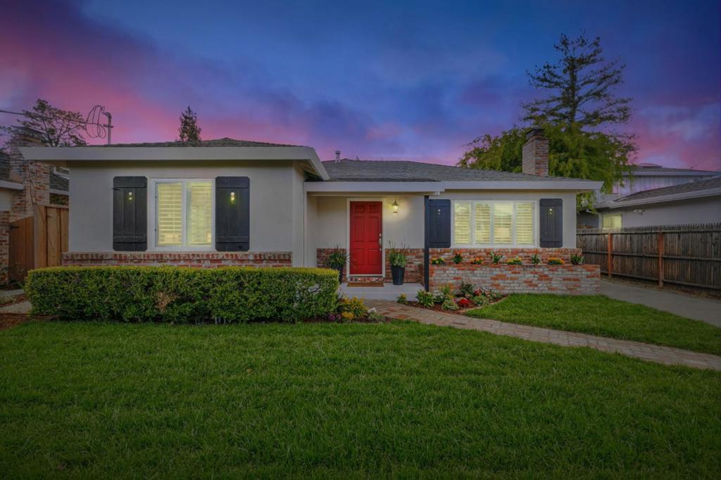 1604 Corte Via | Similar Property Thumbnail 3