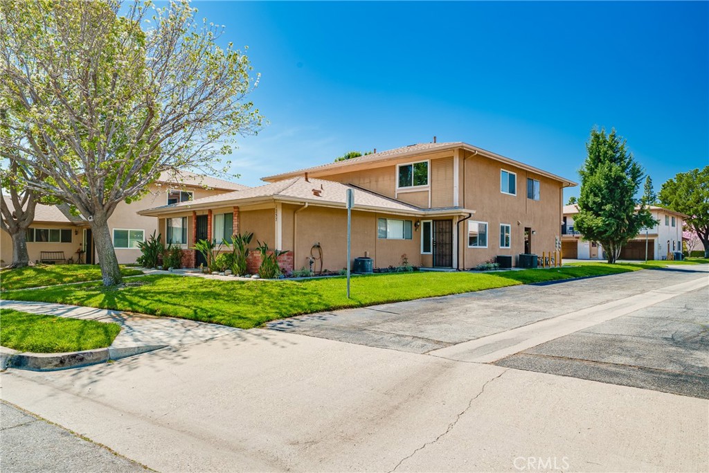 1257 1257 N Avenida De La Suerte , #3 | Similar Property Thumbnail