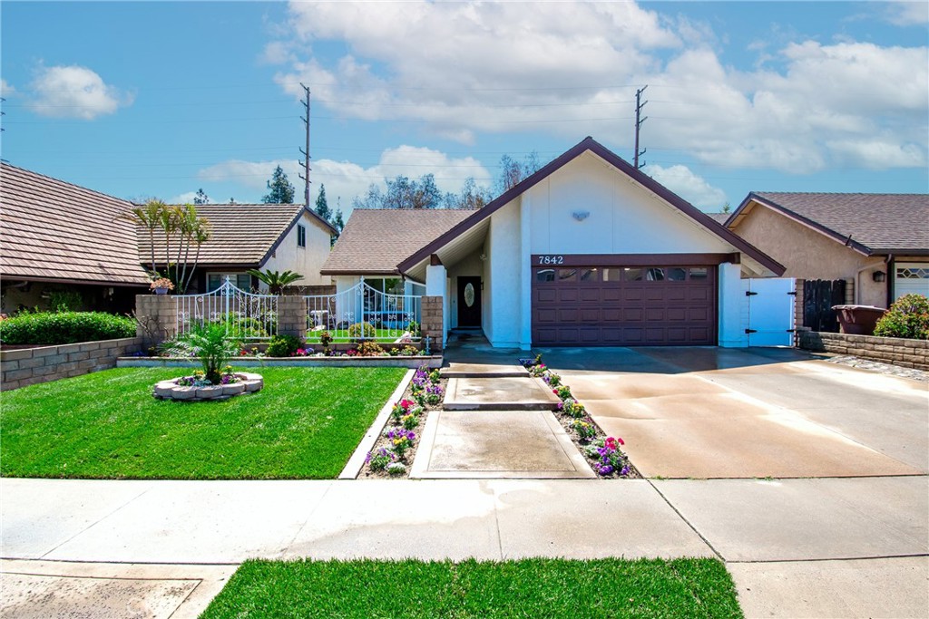 7842 E Woodsboro Avenue | Similar Property Thumbnail