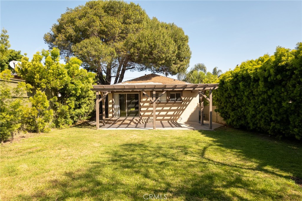 1768 Gates Avenue | Similar Property Thumbnail