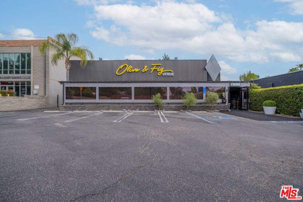 23759 Roscoe Boulevard, West Hills, CA 91304