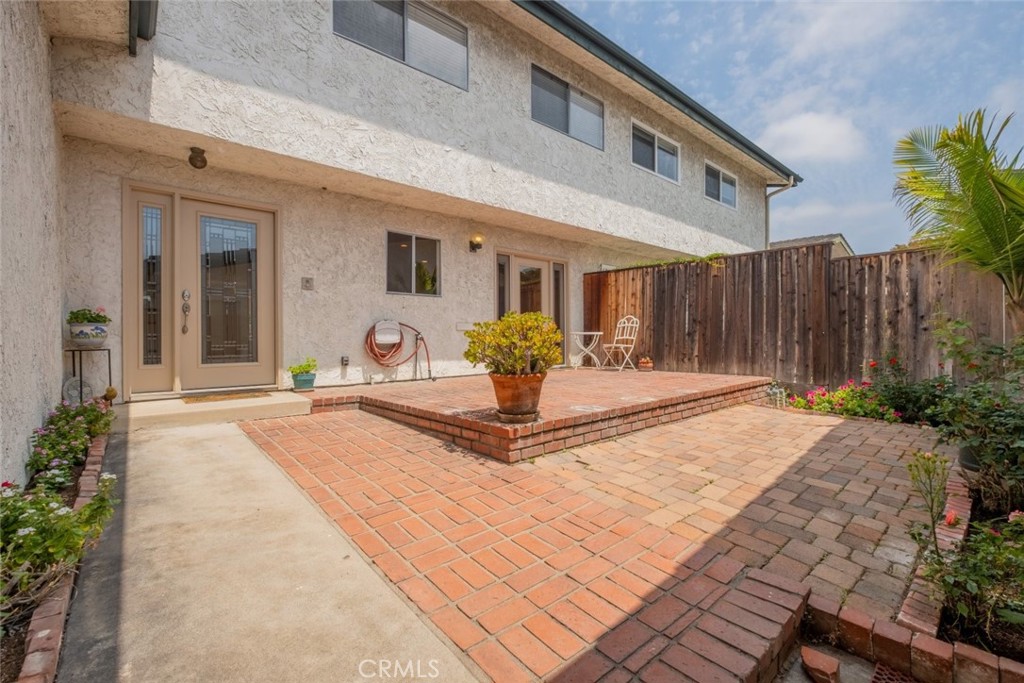 1046 Royal Oaks Drive, #B, Monrovia, CA 91016