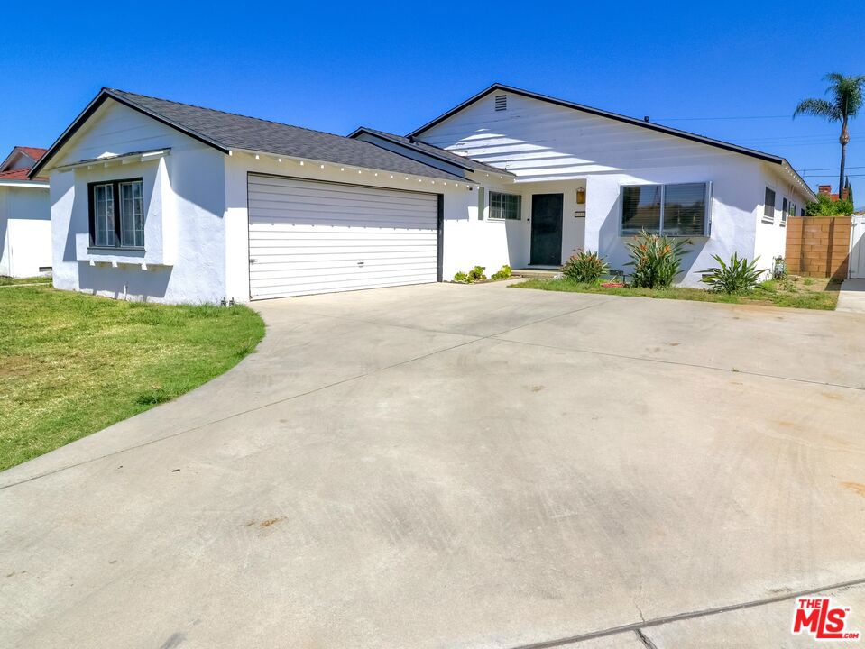 13127 Hartland Street | Similar Property Thumbnail