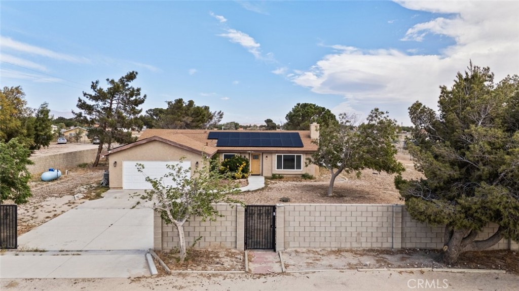 8225 W Avenue E4, Lancaster, CA 93536
