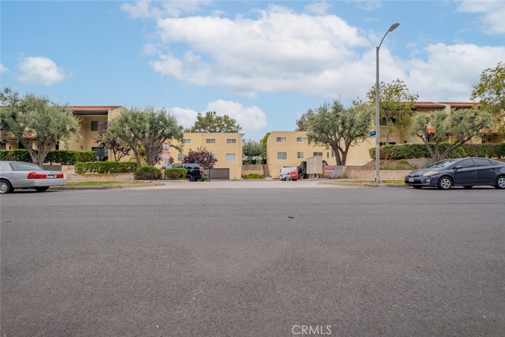 7741 Via Napoli , #77, Burbank, CA 91504