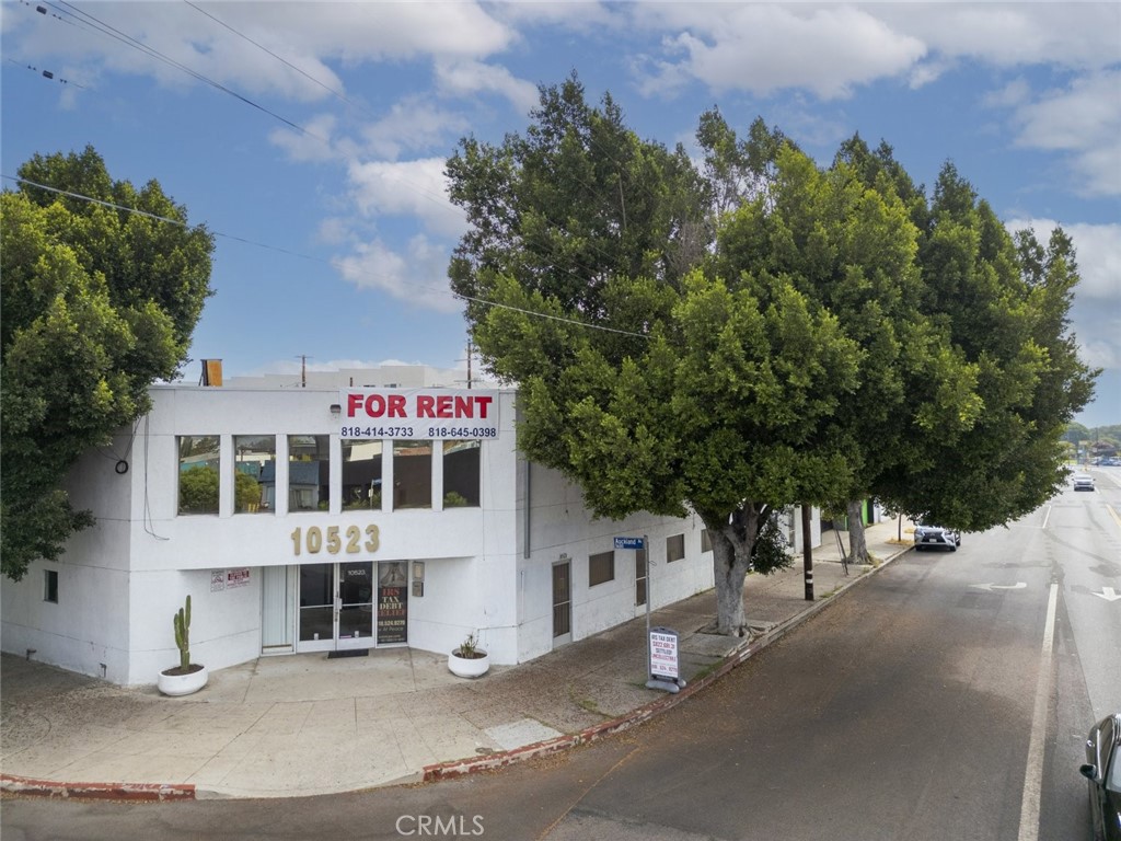 10523 Burbank Boulevard, #203, North Hollywood, CA 91601