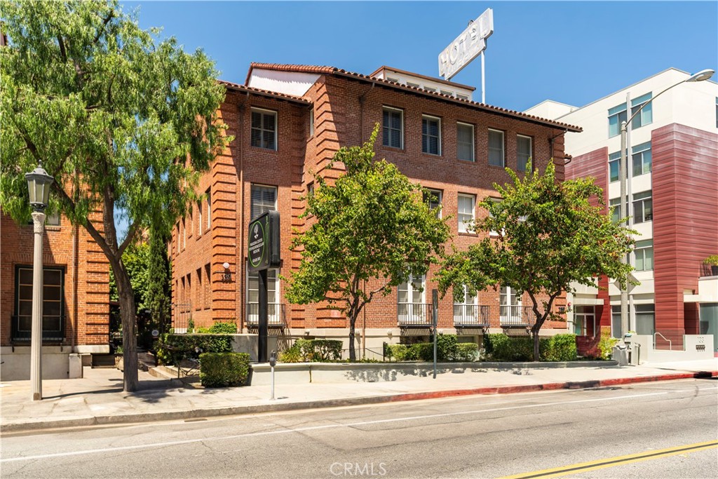 139 S Los Robles Avenue, #205 | Similar Property Thumbnail