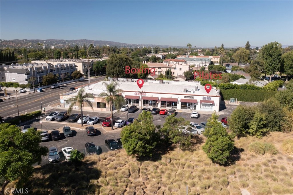 13321 Burbank Boulevard, 1, 1 1