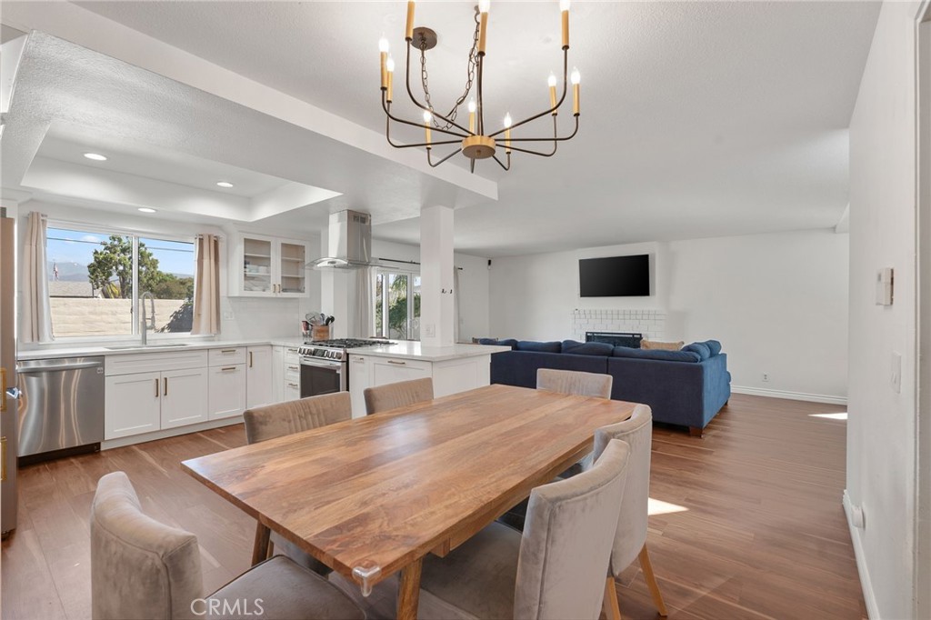 2261 E Badillo | Similar Property Thumbnail