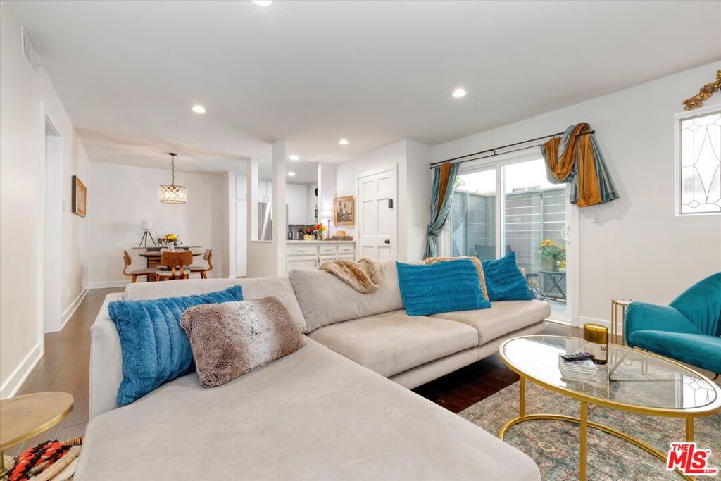 12416 Moorpark Street, #A | Similar Property Thumbnail