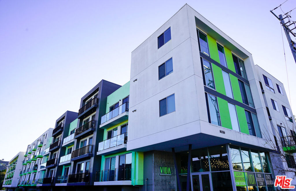 11036 Moorpark Street, #PH02 | Similar Property Thumbnail