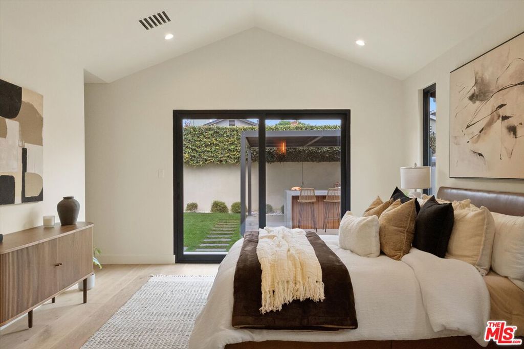 13949 Cumpston Street | Similar Property Thumbnail