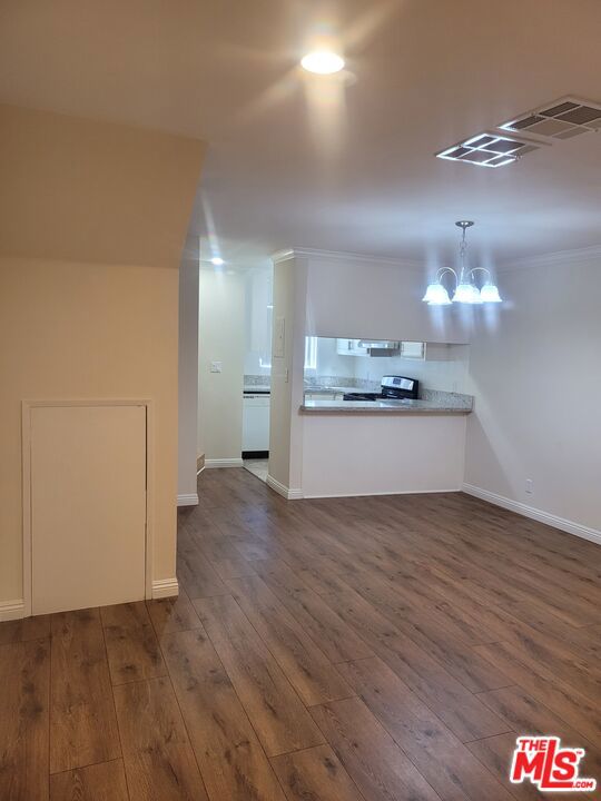 555 W Dryden Street, #2 | Similar Property Thumbnail